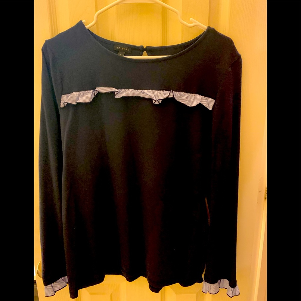 Adorable Talbots long sleeve blouse